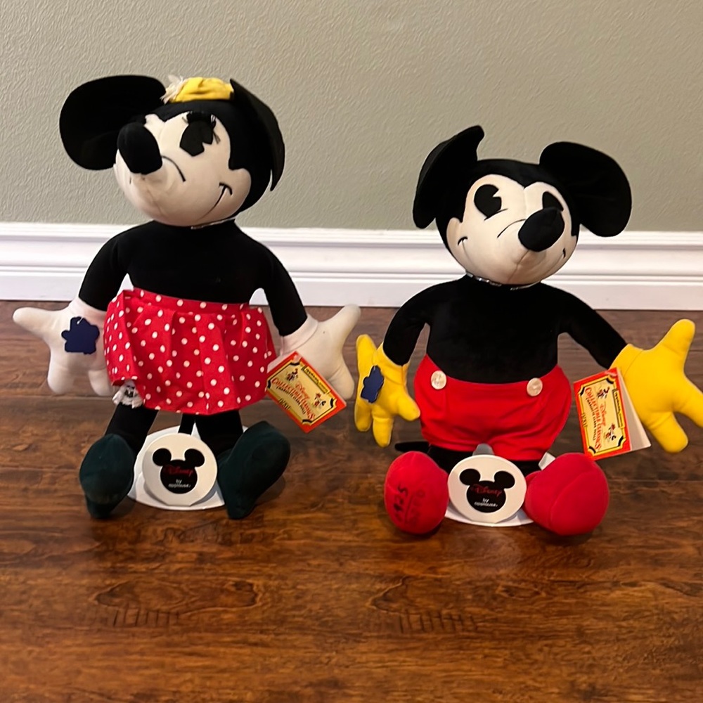Applause Disney Collectible - Charlotte Clark Dolls